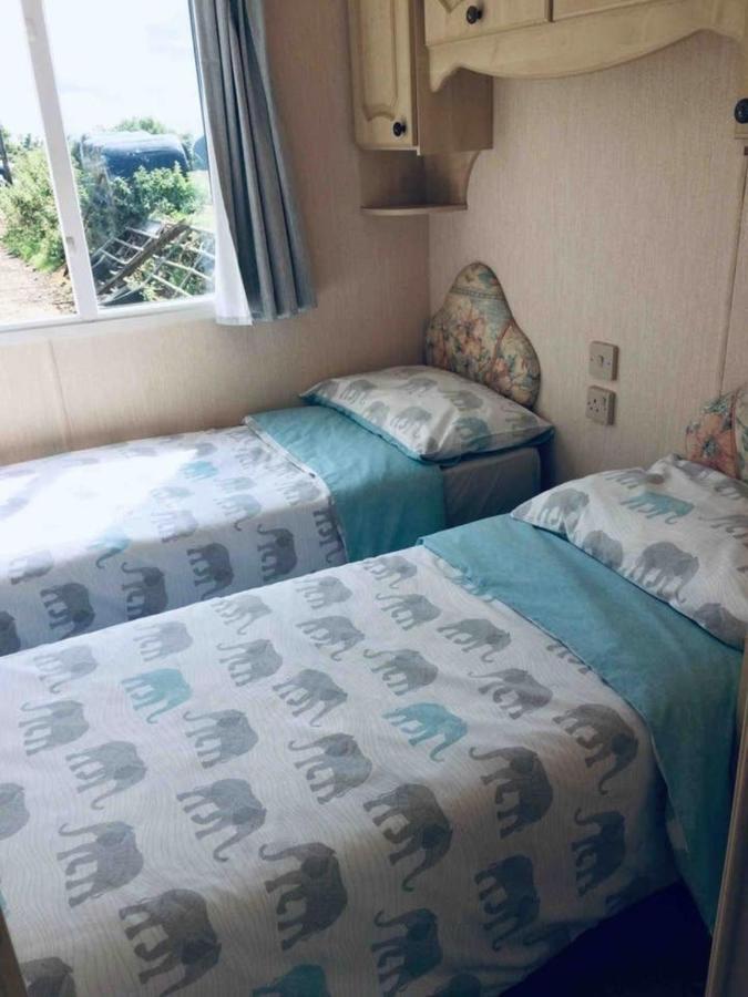 Midden Manor Country Stay On A Working Dairy Farm Ballymena Buitenkant foto